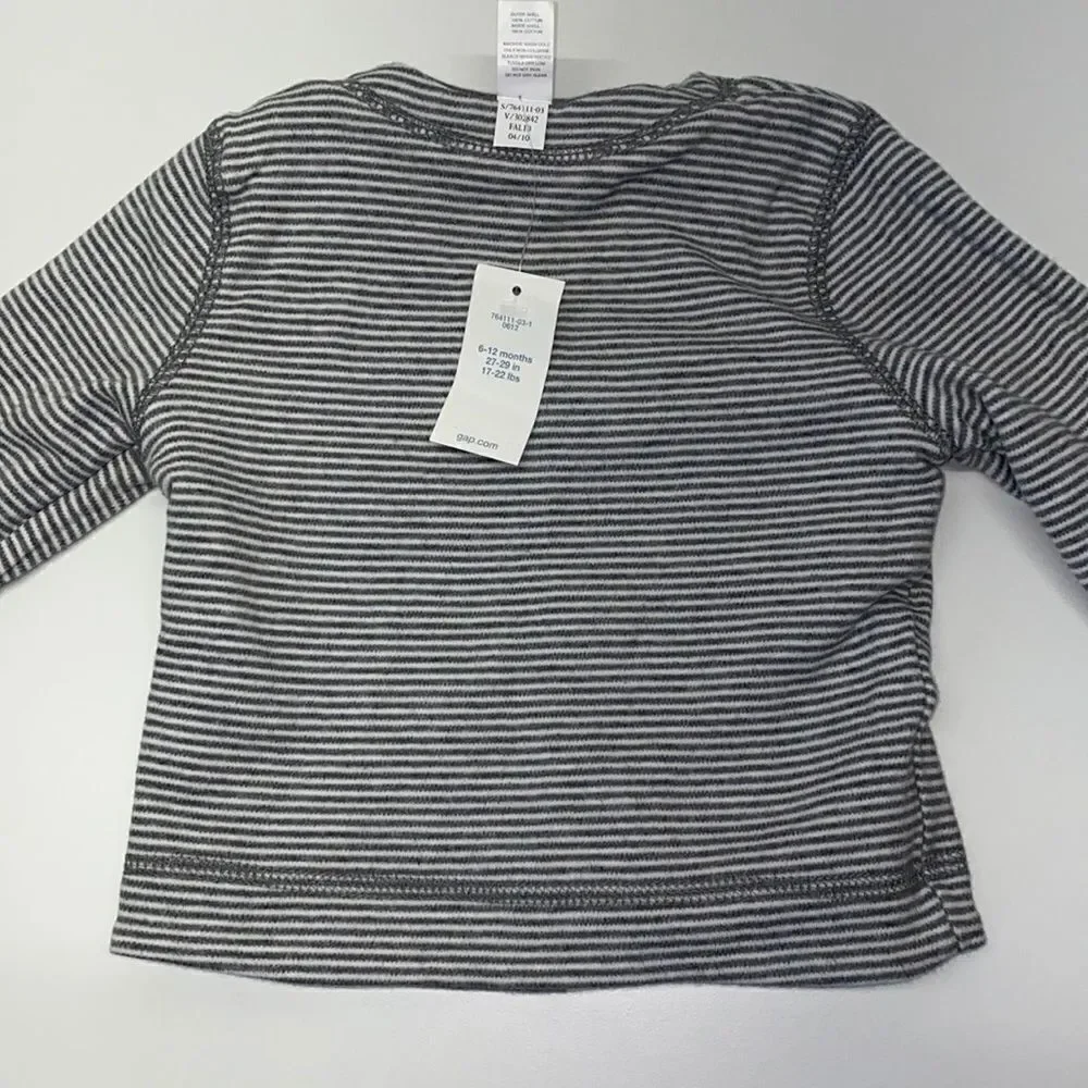 NWT ❤️ Gap sweater